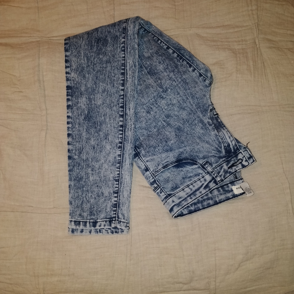 Acid wash skinny jeans